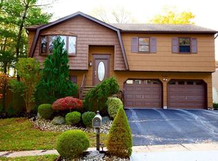 49 Midwood Ave, Edison, NJ 08820