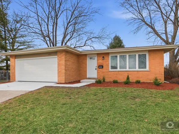 1033 Barrow Ct, University Park, IL 60484