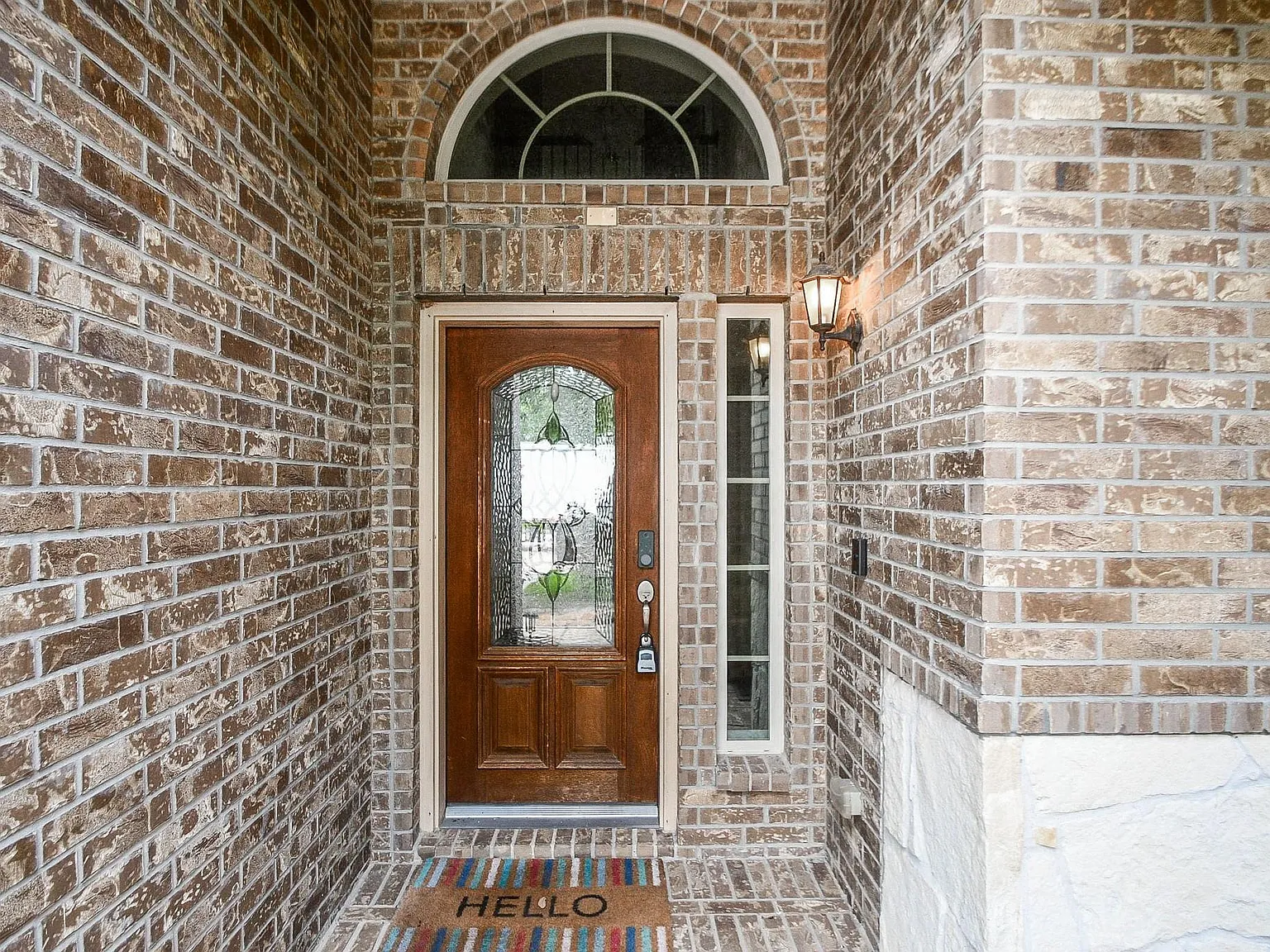 4 bed, 3.5 bath, 2652 sqft, $2,999 — Photo 2