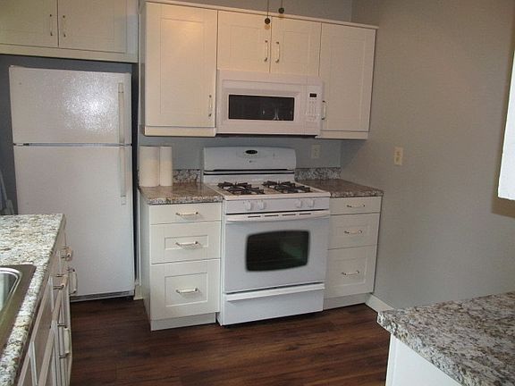 3rd image of 604 W Atlantic Ave
