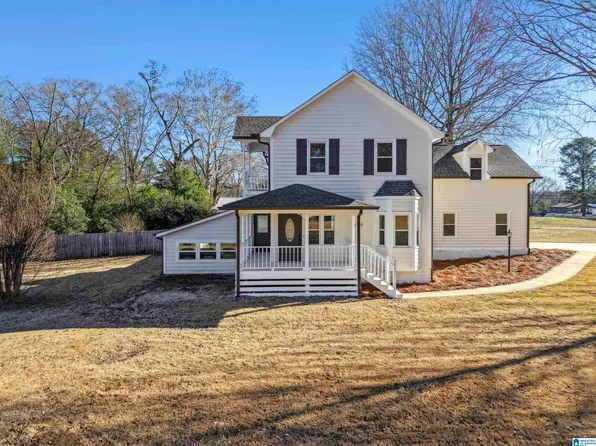 2309 N Village Ln, Gardendale, AL 35071