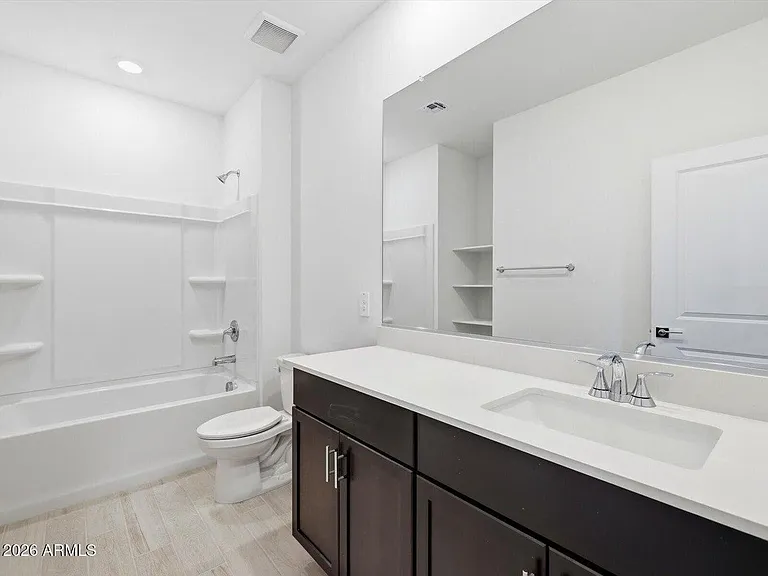 15875 W Cottontail Ln — Photo 36
