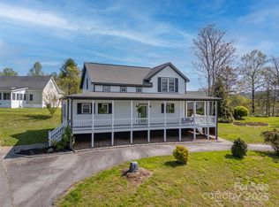 209 Hidden Meadow Dr, Hendersonville, NC 28792