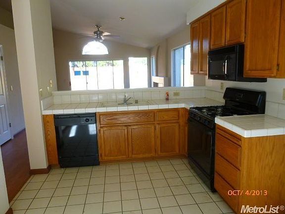 3rd image of 6427 Shasta Creek Way