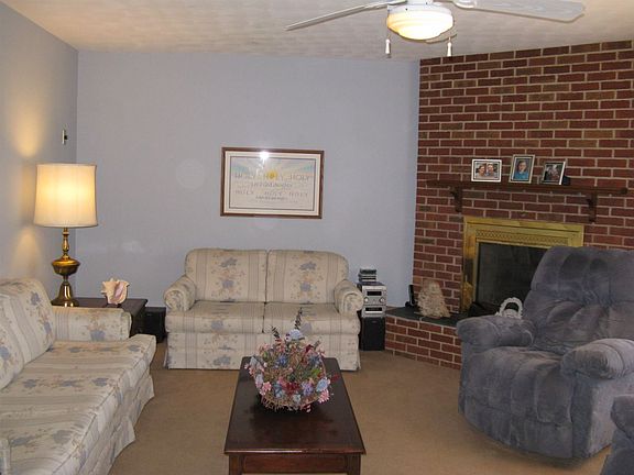 5th image of 2102 Independence Dr