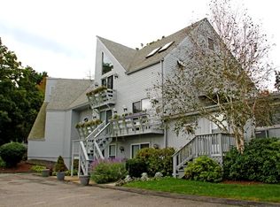 12 Old Common Rd, Lancaster, MA 01523