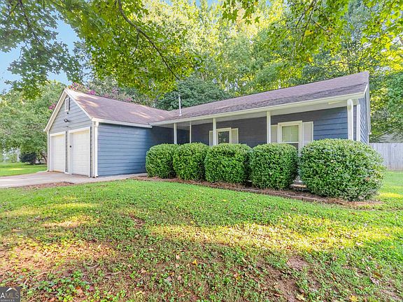 2nd image of 3820 Forsythia Way