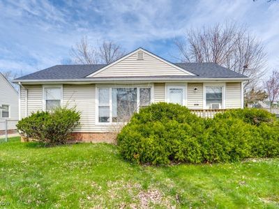 17113 Holly Hill Dr, Cleveland, OH, 44128