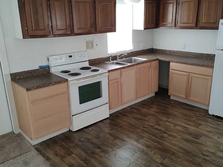128 SE Camelot Loop — Photo 8