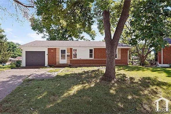 3 bed, 976 sqft, $1,350 — Photo 1
