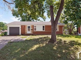 102 Florwood Ct, Saint Louis, MO 63135