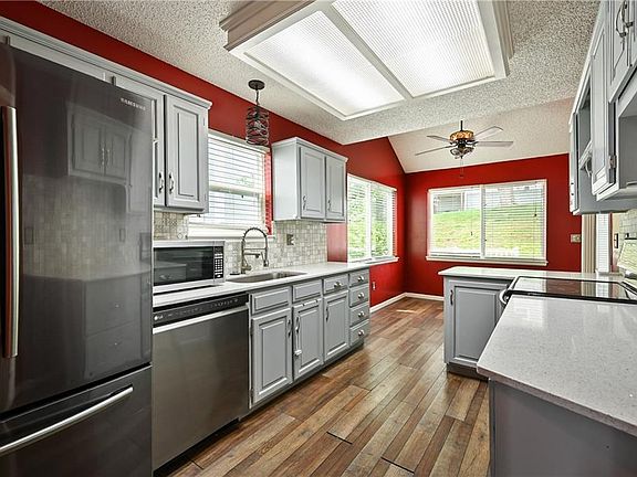 5th image of 1425 NW Birdseye Ct