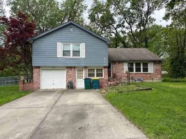 9008 Foster Ln, Overland Park, KS 66212