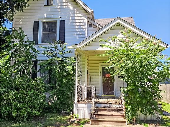 2nd image of 1023 Dueber Ave SW