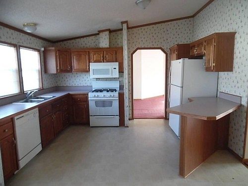 2nd image of 28378 Spruce Dr