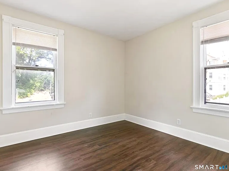 171 Bassett St — Photo 5