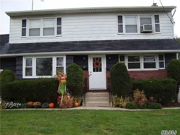 2nd image of 171 Park Ave