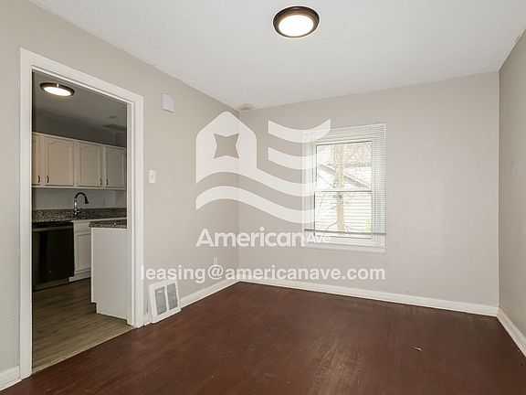 920419_004_living_room_13672942.jpg