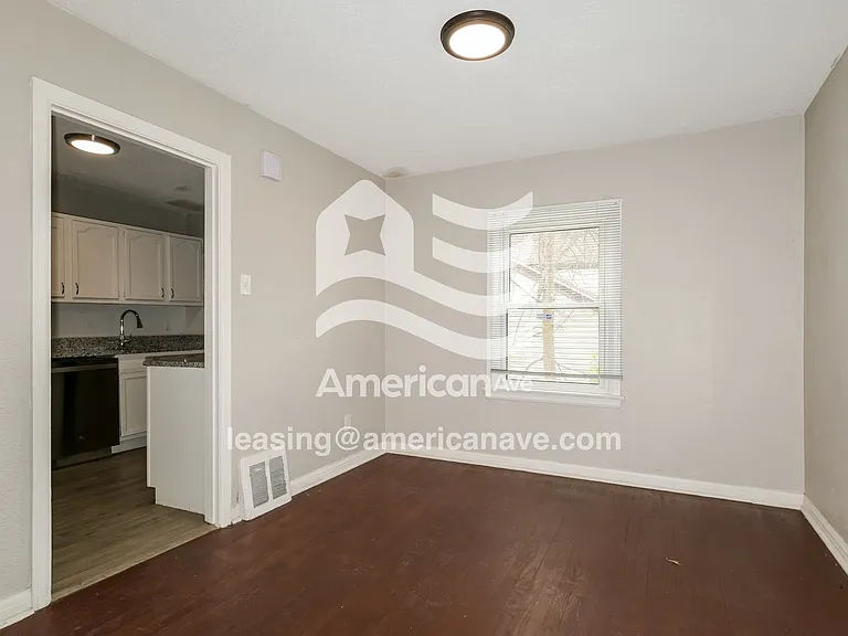 920419_004_living_room_13672942.jpg