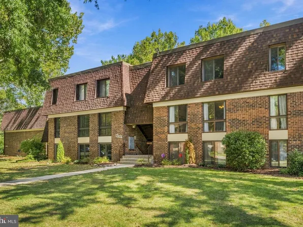 5237 W Running Brook Rd Unit 202, Columbia, MD 21044