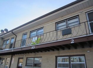 17 King Arthur Ct APT 3, Northlake, IL 60164