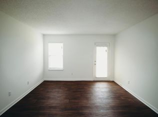 300 Oak Lake Way APT D, Chesapeake, VA 23320