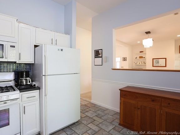 4th image of 2 Lilacwood Cir
