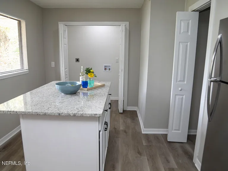 114 Roberts Blvd — Photo 10