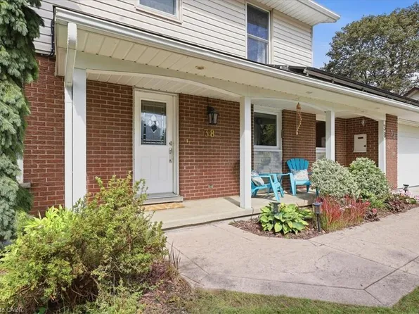 38 Lyle Pl, Kitchener, ON N2B 2J6