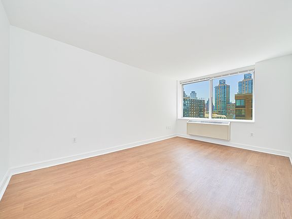3rd image of 160 Riverside Blvd APT 12F