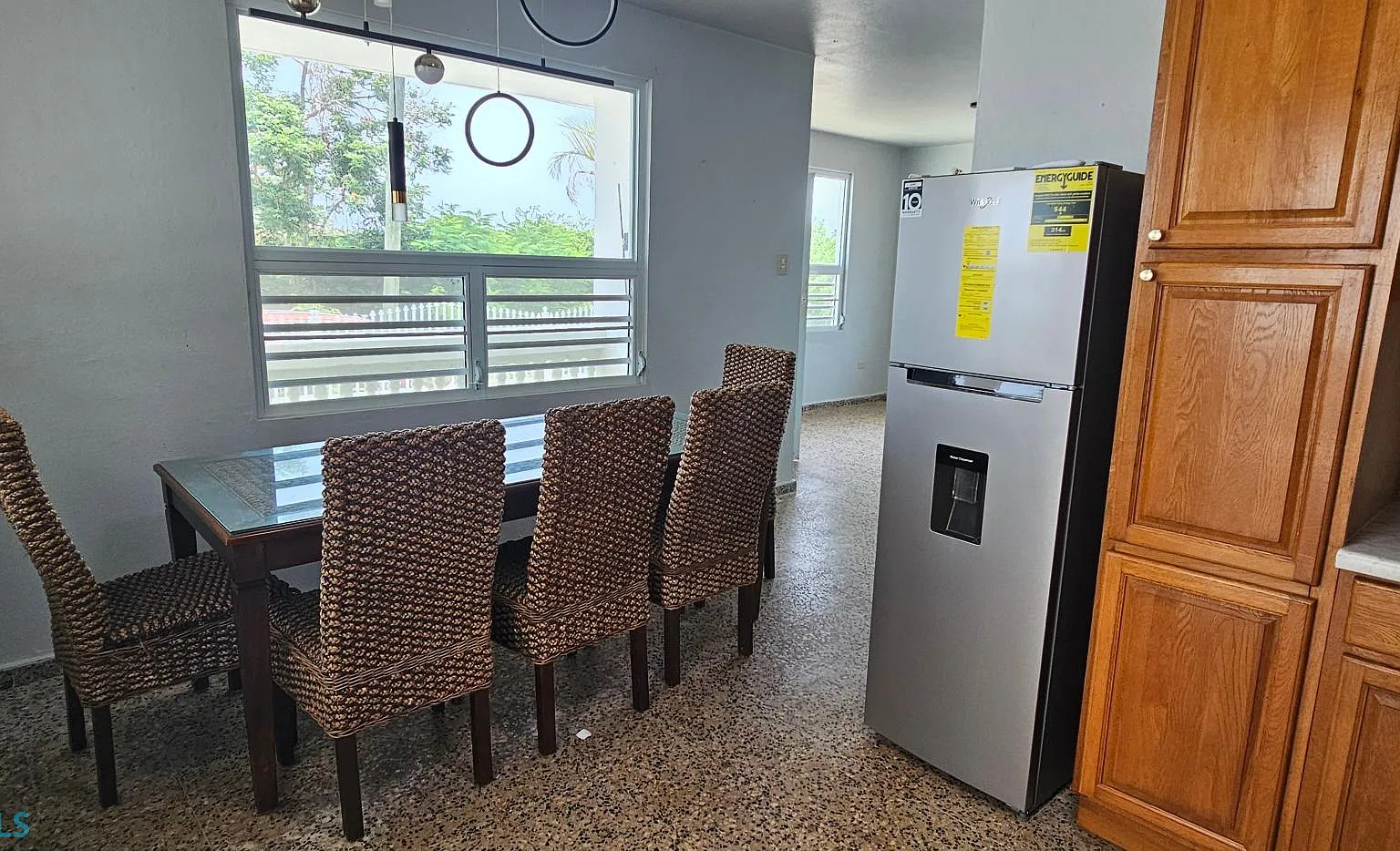 3 bed, 2.0 bath, 1000 sqft, $1,300 — Photo 3
