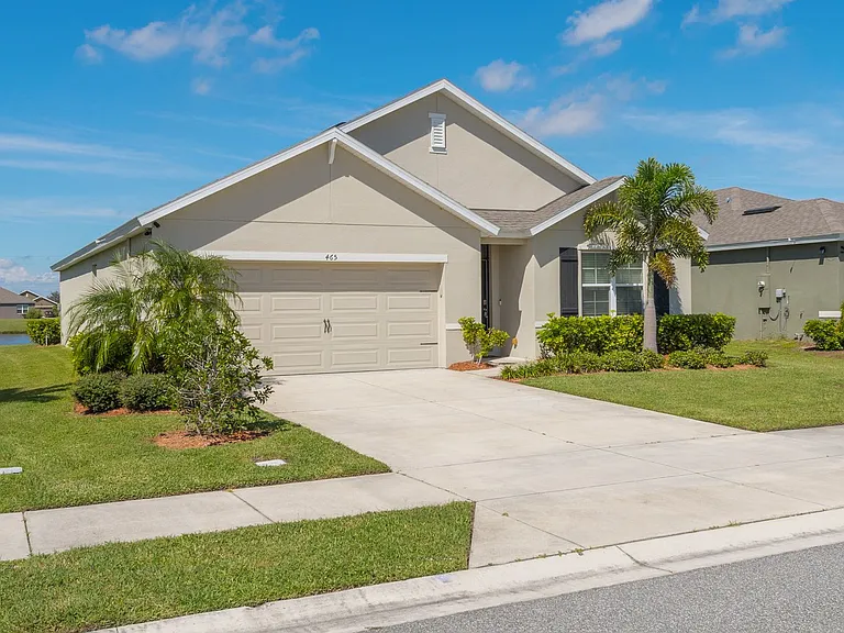 465 Sorrento Dr — Photo 2