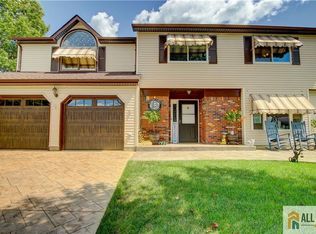 20 Surrey Dr, Old Bridge, NJ 08857