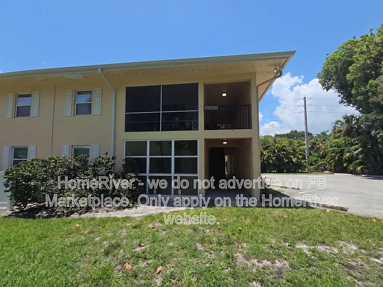 333 SE Martin Ave #1-B — Photo 16