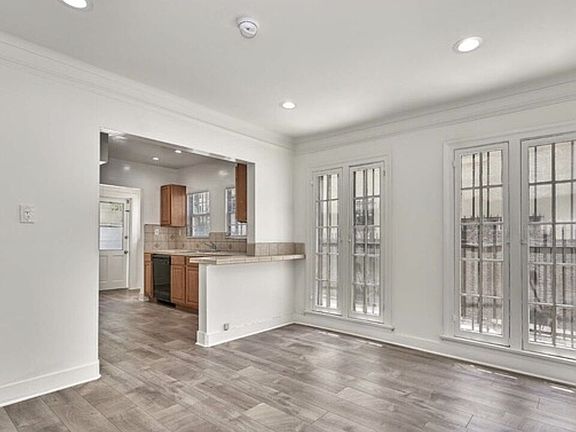 4th image of 734 S Gramercy Pl #734