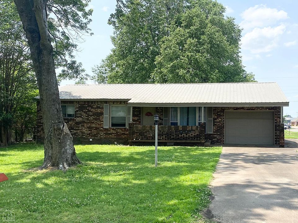 1st image of 1301 Graceland Dr