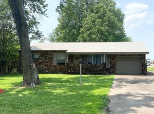 1301 Graceland Dr, Newport, AR 72112