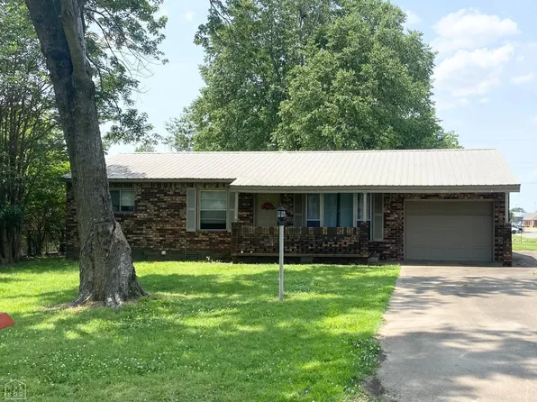 1301 Graceland Dr, Newport, AR 72112