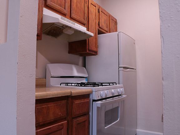 3rd image of 9-23 E 34th St #19C