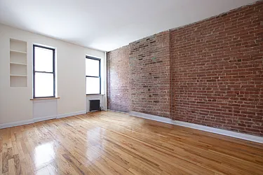 Rented by R New York