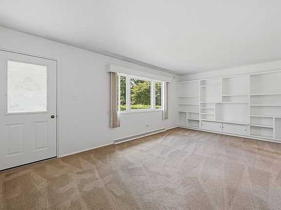 3rd image of 2259 Saratoga Dr