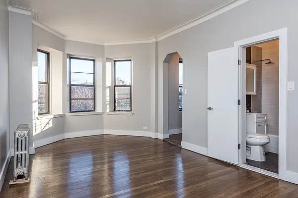 Rented by Nooklyn NYC LLC | media 10