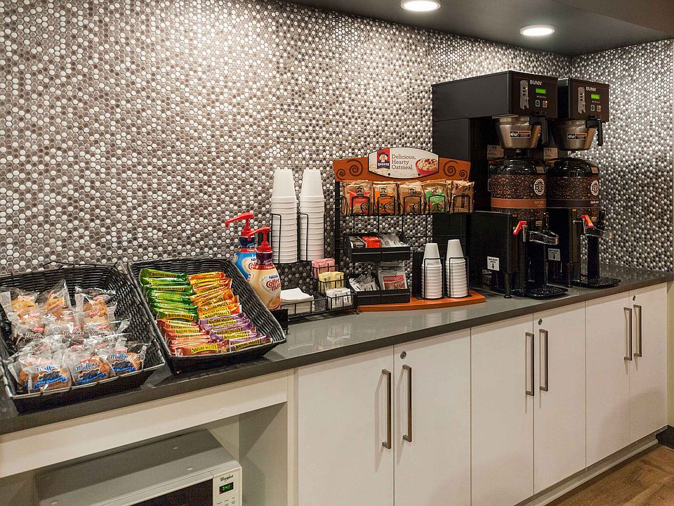 Free Grab-and-Go Breakfast