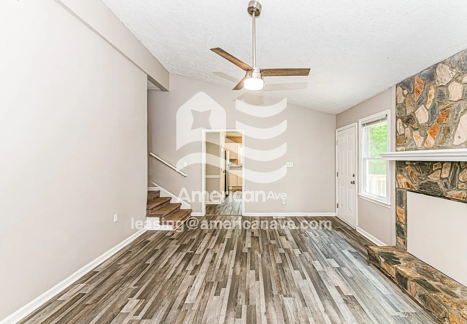 3 bed, 2.0 bath, 1191 sqft, $1,422 — Photo 2