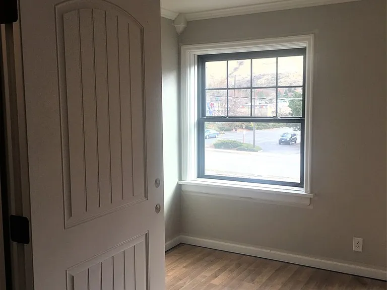 534 E Front St — Photo 25
