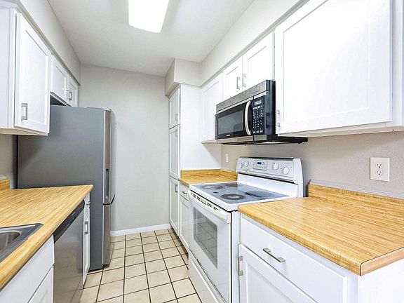 4th image of 9009 Imogene St #E26