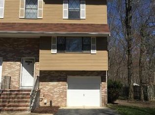38 Dortmunder Dr, Manalapan, NJ