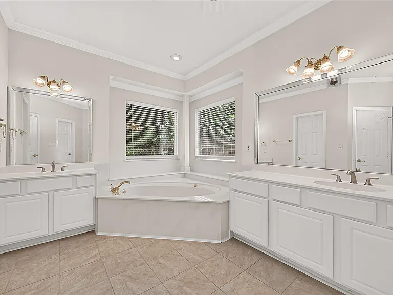 2314 Carriage Run E — Photo 17
