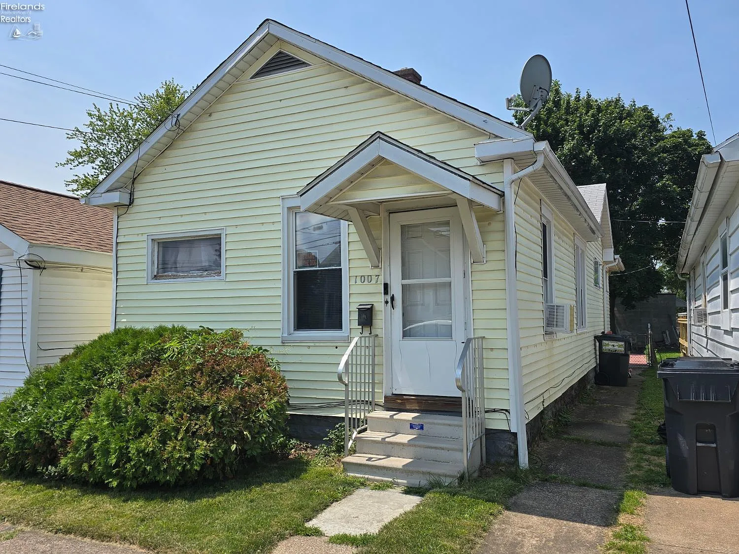 2 bed, 845 sqft, $99,900 — Photo 2