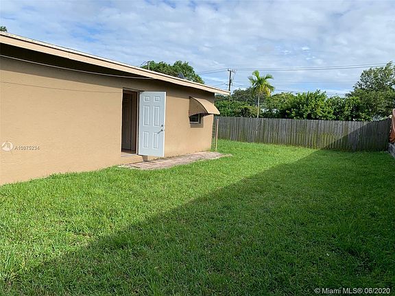 4th image of 4264 SW 52nd St